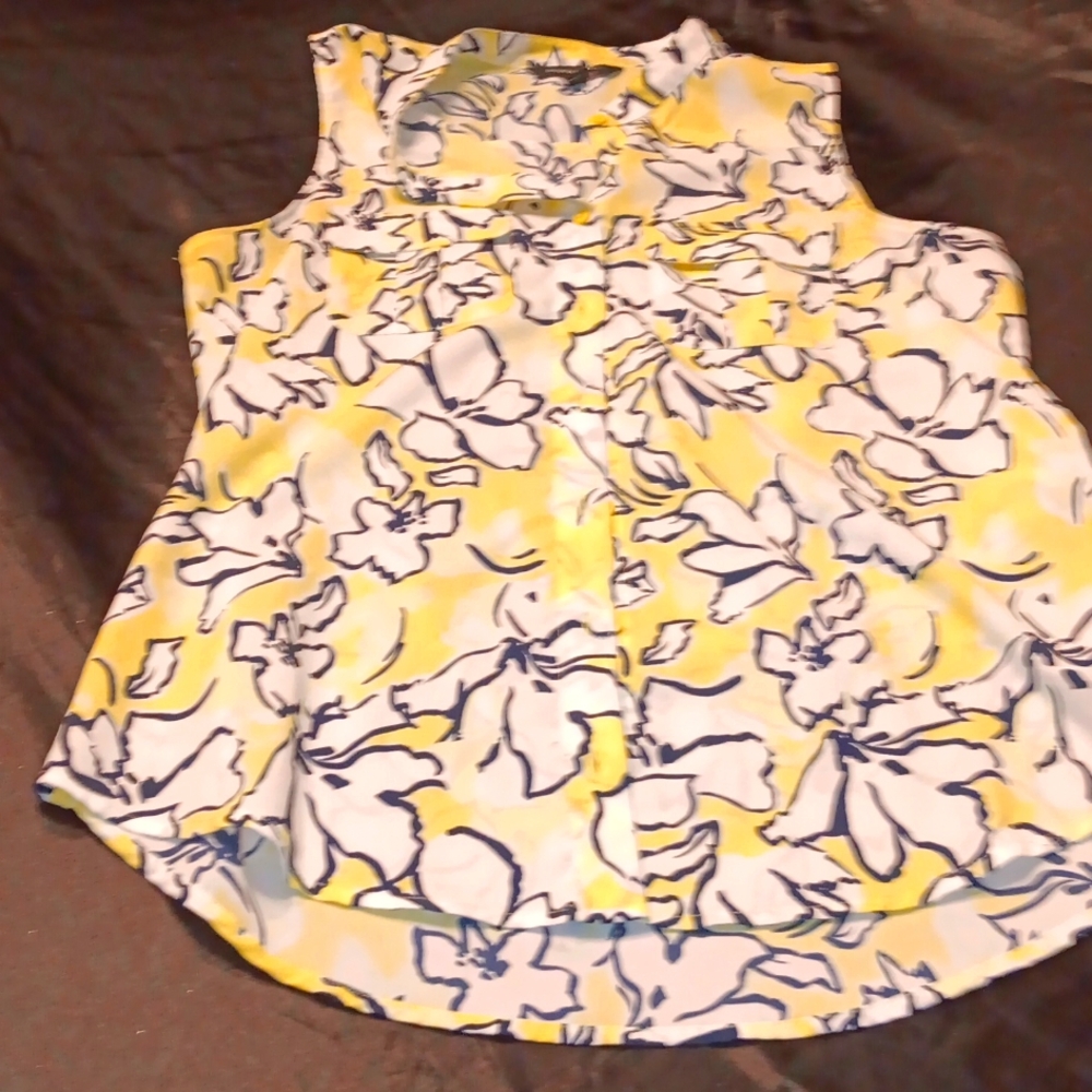 Banana Republic. Sleeveless, yellow, black, & white sleeveless blouse. Button